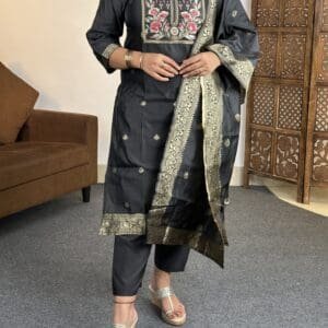 TWIKA Embellished Self Design Kurta Set For Women