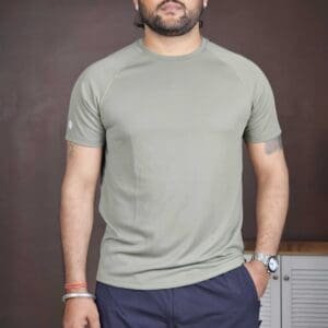 Cult Moisture Wicking Solid Round Neck T-shirt For Men