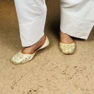 Anouk Embellished Ethnic Mojaris Flats for Women